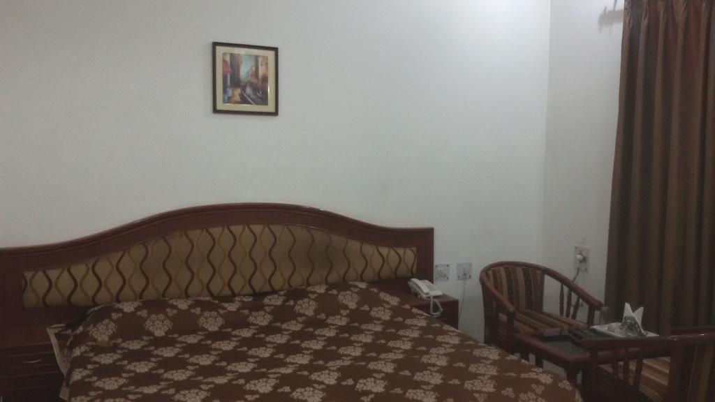Hotel Sunrise Inn Лакхнау Екстер'єр фото