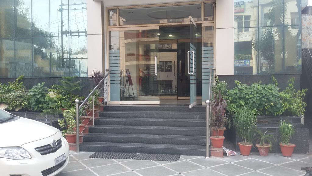 Hotel Sunrise Inn Лакхнау Екстер'єр фото