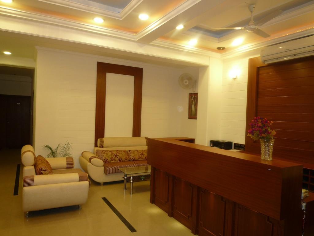 Hotel Sunrise Inn Лакхнау Екстер'єр фото