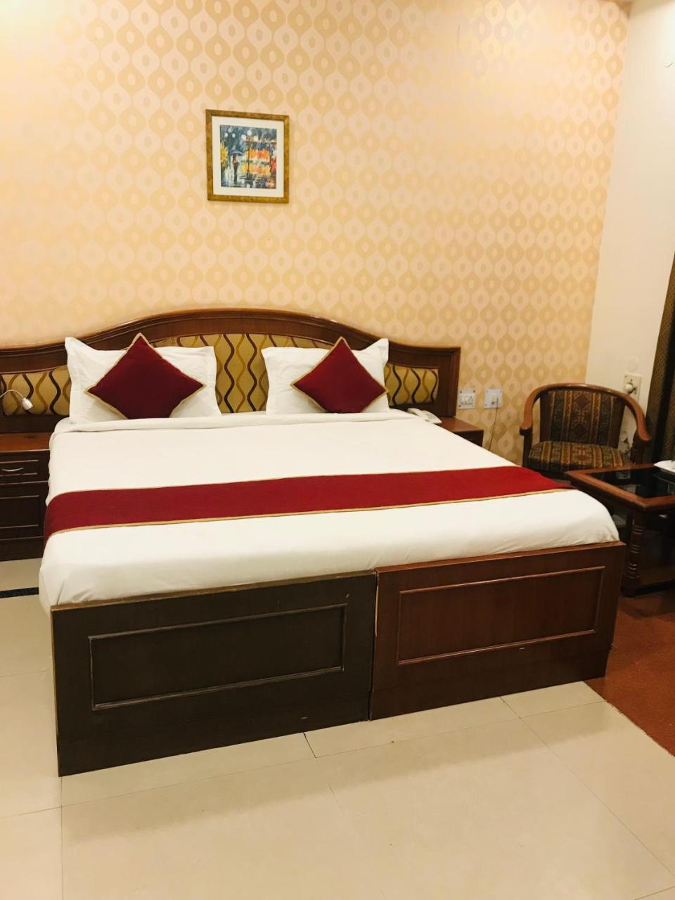 Hotel Sunrise Inn Лакхнау Екстер'єр фото