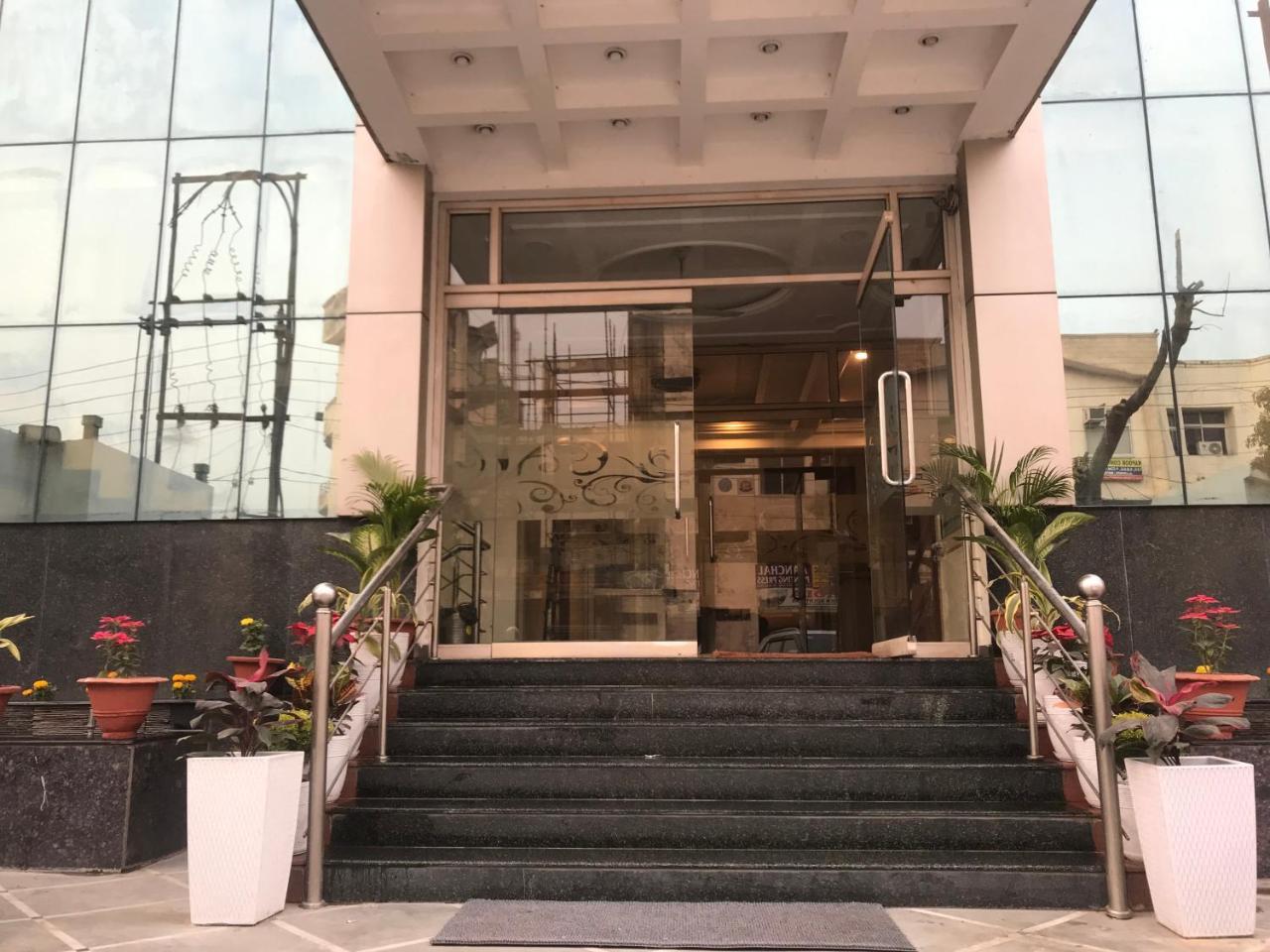 Hotel Sunrise Inn Лакхнау Екстер'єр фото
