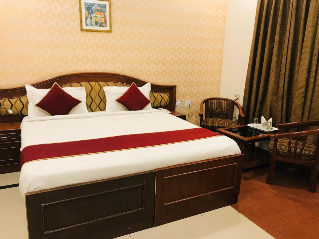 Hotel Sunrise Inn Лакхнау Екстер'єр фото