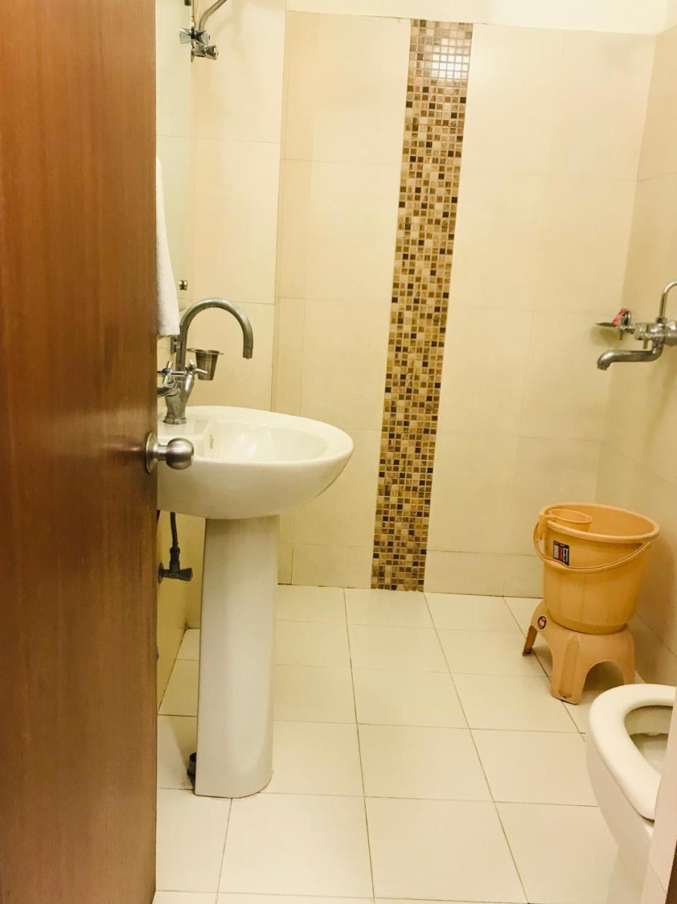 Hotel Sunrise Inn Лакхнау Екстер'єр фото