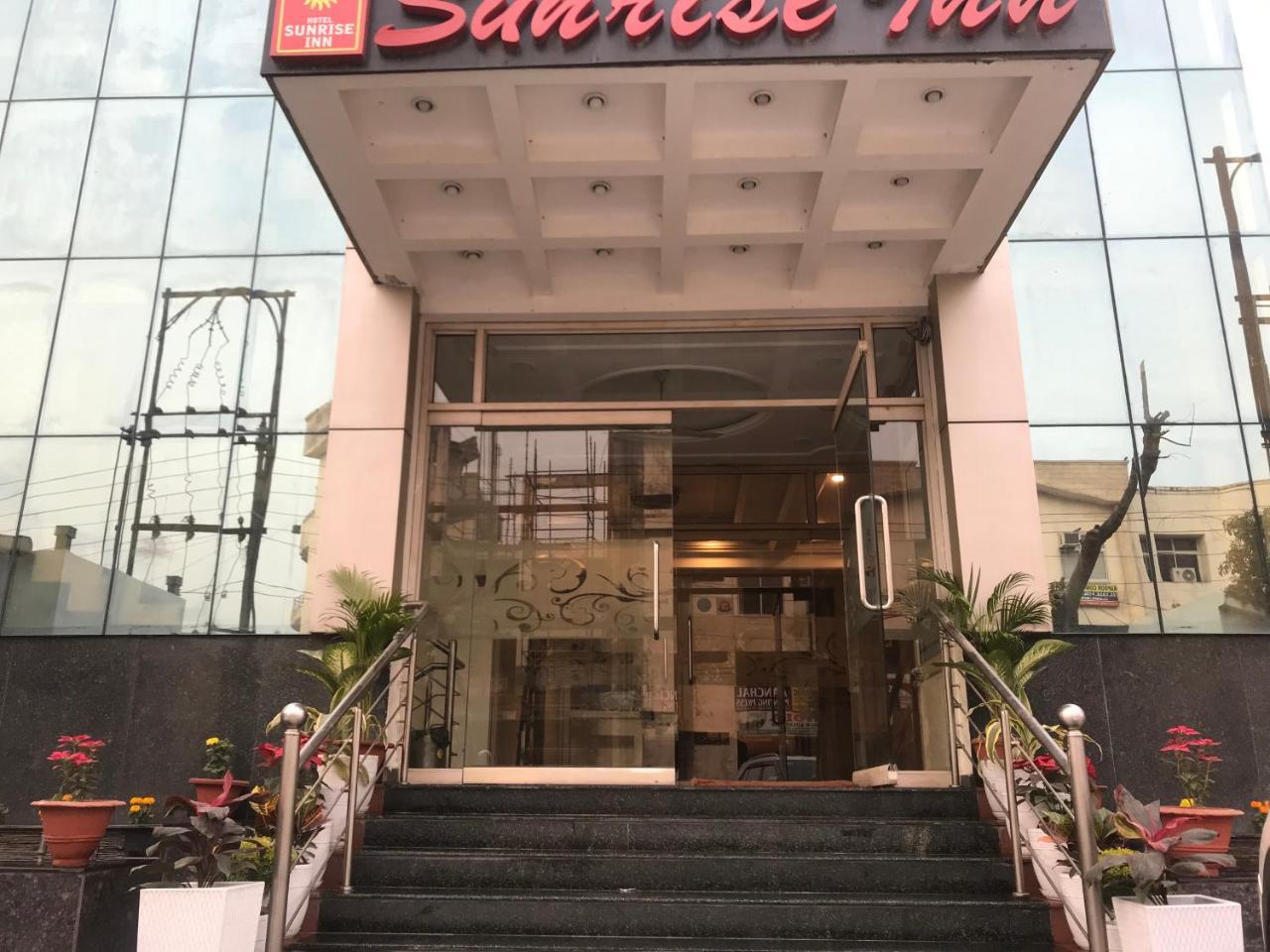 Hotel Sunrise Inn Лакхнау Екстер'єр фото