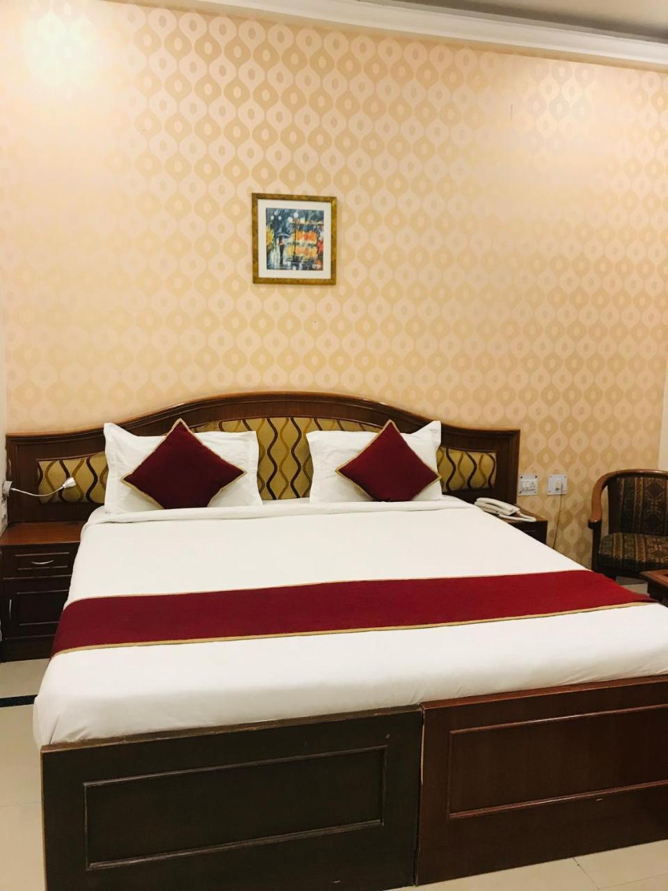 Hotel Sunrise Inn Лакхнау Екстер'єр фото